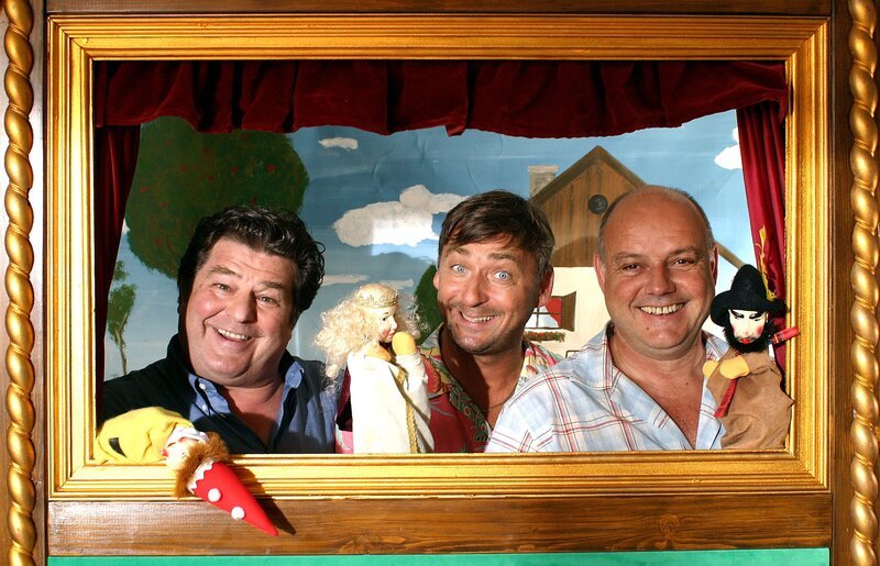 Erwin Steinhauer (Ernst Stadler), Andreas Vitásek (Adrian Stadler), Wolfgang Böck (Ludwig Stadler). – Bild: ORF/​Dor-Film/​Petro Domenigg