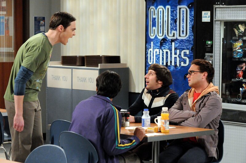 Sind sich nicht immer einig: Sheldon (Jim Parsons, l.), Raj (Kunal Nayyar, 2.v.l.), Leonard (Johnny Galecki, r.) und Howard (Simon Helberg, 2.v.r.) … – Bild: Warner Bros. Television