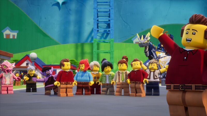 Wyldfyre (5.v.l.), Lloyd (6.v.l.), Nya (5.v.r.), Jay (4.v.r.) – Bild: The LEGO Group