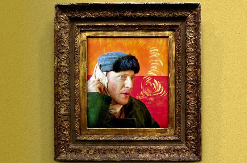 „Bilder allein zuhaus“ nimmt Meisterwerke der Malerei humorvoll unter die Lupe. Heute: Vincent van Gogh – Bild: Cocorico & Co