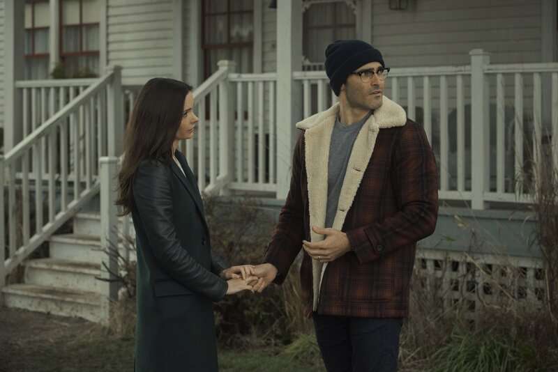 Lois Lane (Elizabeth Tulloch, l.); Clark Kent (Tyler Hoechlin, r.) – Bild: The CW Network, LLC /​ DC /​ Warner Bros. Ent. Inc. /​ Dean Buscher