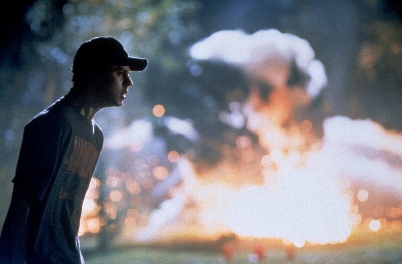 In Johnson County werden kurz hintereinander fünf Männer vom Blitz getroffen. Einer von ihnen, Darin Oswald überlebt aus unerklärlichen Gründen … – Bild: Twentieth Century Fox Film Corporation