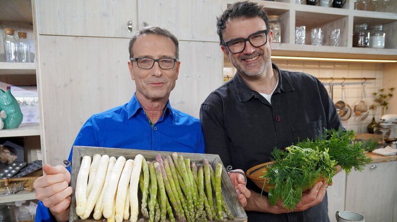 Dr. Matthias Riedl (l.) und Tarik Rose (r.) – Bild: NDR/​dmfilm/​Florian Kruck