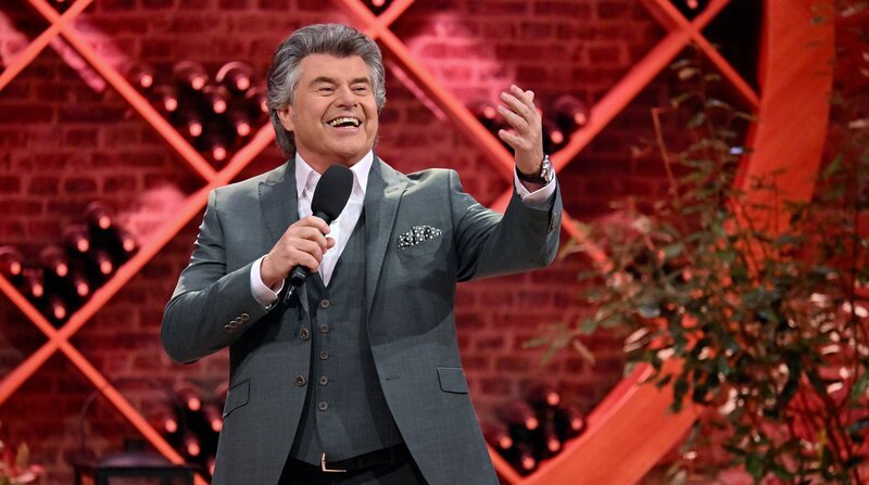 SWR SCHLAGER-SPASS MIT ANDY BORG, ‚Folge 82‘. SWR-Moderator und Sänger Andy Borg begrüßt Stars aus der Schlagerwelt und lädt die Zuschauer:innen des SWR Fernsehens zu einem geselligen Musikabend ein. – Bild: SWR/​Kerstin Joensson