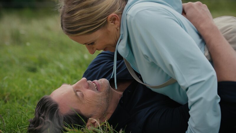 Oliver Dornbusch (Stephan Käfer, l.); Laura Albers (Diana Staehly, r.) – Bild: Joyn