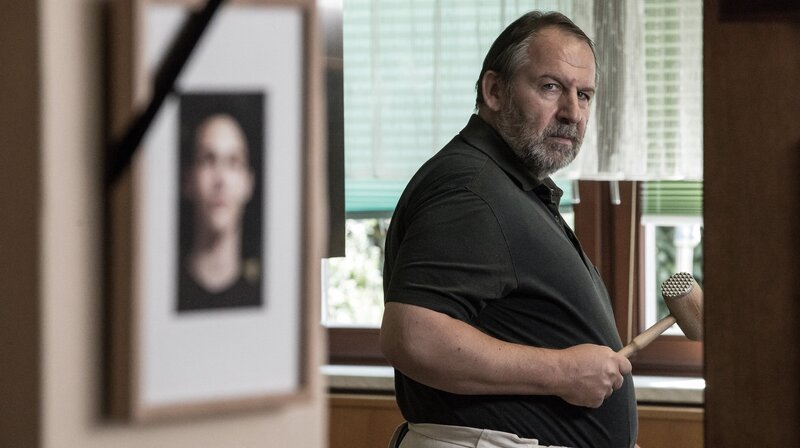 Drobnig (Wolf Bachofner) – Bild: ARD Degeto/​ORF/​Graf Film/​Helga Rader