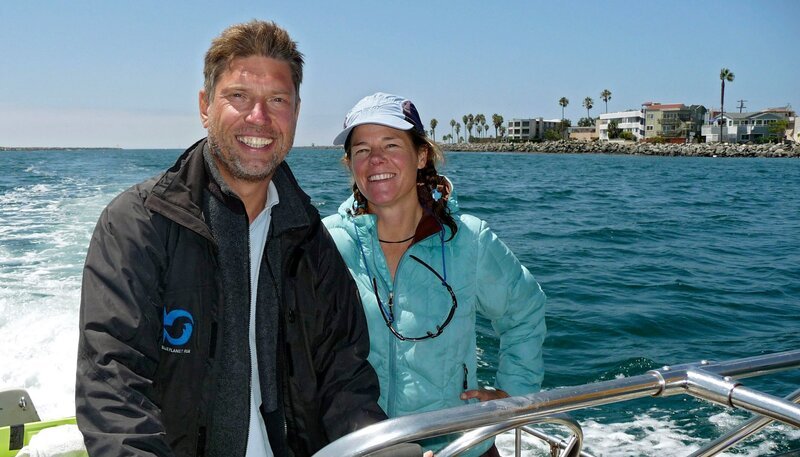 Ein gutes Team: Mondfisch-Expertin Tierney Thys und Filmemacher Thomas Behrend. – Bild: ZDF/​NDR/​NDR Naturfilm/​Christina Karliczek