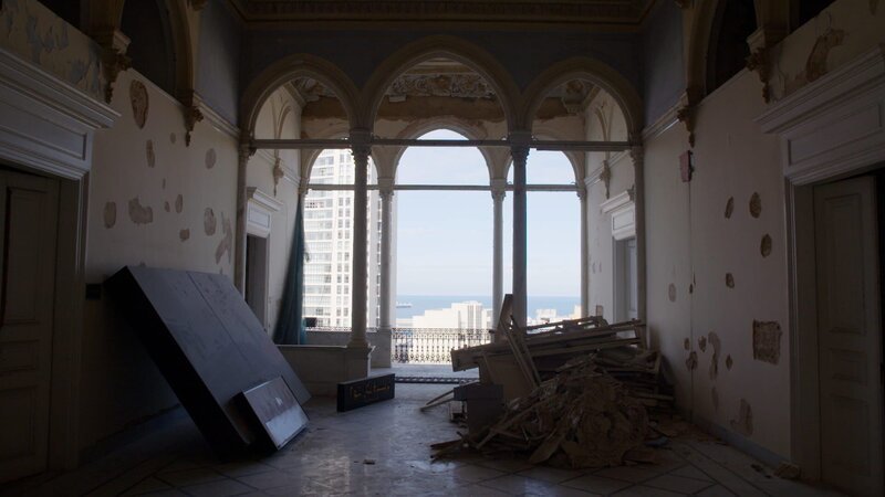 Einst eine glamouröse Privatresidenz in Beirut, musste dieses aristokratische Gebäude – die Villa Mokbel – nicht nur dem Bürgerkrieg trotzen, sondern auch 2020 der Explosion im Hafen der Stadt. – Bild: WeltN24 GmbH