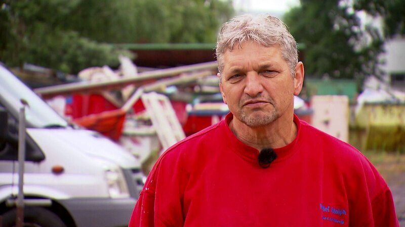 Auf dem Gelände des Containerdienstes von Detlef regiert das pure Chaos. Container quellen über vor Unrat und in der Lagerhalle türmen sich Trödel- und Müllberge. Der Trödeltrupp kommt zur Hilfe. – Bild: RTL Zwei