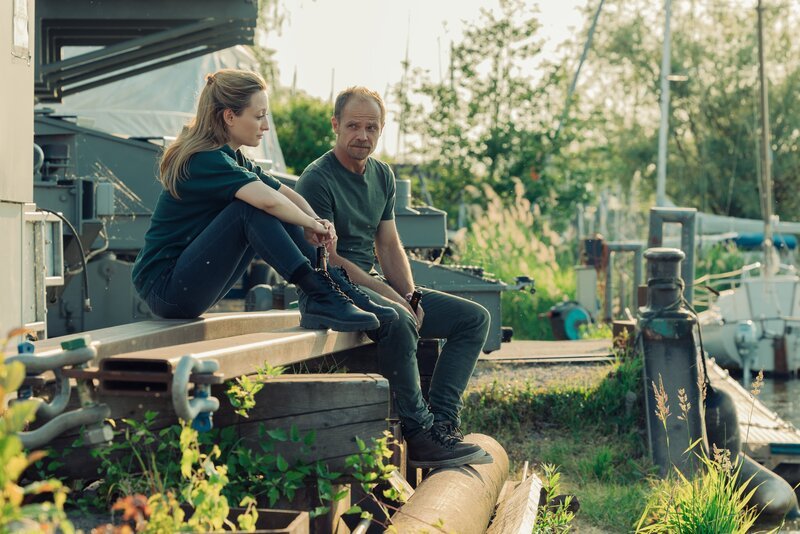 Luisa Hoffmann (Alina Fritsch) und Micha Oberländer (Matthias Koeberlin) – Bild: ZDF und manuelpaul
