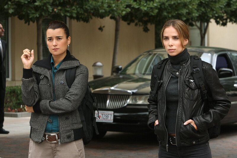 Sind dazu beauftragt, Mossad Director Eli David zu beschützen: Ziva (Cote de Pablo, l.) und Mossad Officer Liat Tuvia (Sarai Givaty, r.) … – Bild: CBS Television