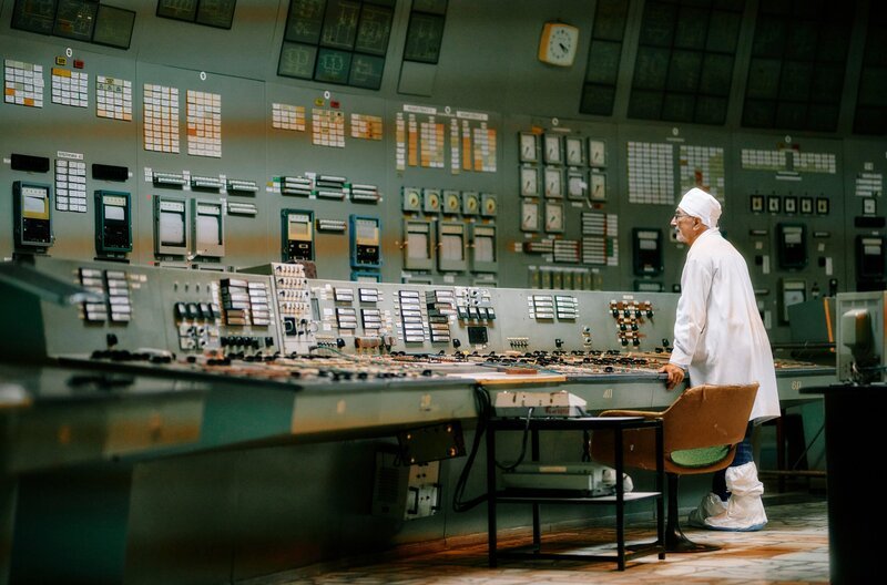 Der Atomingenieur Nikolai Steinberg lebt heute in Israel. Er setzt sich für die Sicherheit der ukrainischen Kernkraftwerke und ihren Schutz vor russischen Angriffen ein. – Bild: phoenix/​ZDF/​LOOKSfilm/​Evgeniy Vorontsov