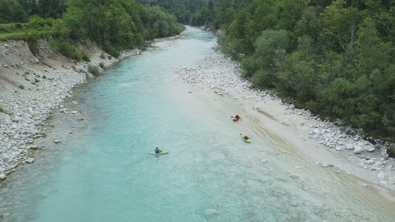 Kayakfahrer auf dem Fluss Soča – Bild: ZDF