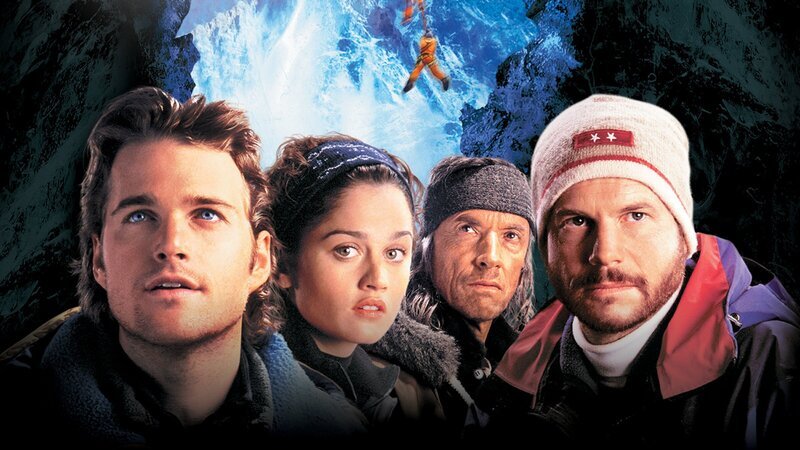 Peter Garrett (Chris O’Donnell, l.), Annie Garrett (Robin Tunney, 2.v.l.), Montgomery Wick (Scott Glenn, 2.v.r.) und Elliot Vaughn (Bill Paxton, r.) kämpfen auf dem K2 um ihr Leben. – Bild: ZDF und Ken George./Ken George Peter Garrett (Chris O’Donnell, l.), Annie Garrett (Robin Tunney, 2.v.l.), Montgomery Wick (Scott Glenn, 2.v.r.) und Elliot Vaughn (Bill Paxton, r.) kämpfen auf dem K2 um ihr Leben. – Bild: ZDF und Ken George./Ken George