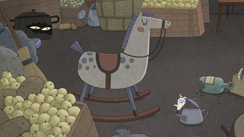 Trotzdem dort angeblich ein Monster haust, hat sich das mutigste der drei Küken in den dunklen Keller gewagt und findet es dort sehr aufregend. – Bild: ZDF/​Studio Film Bilder/​Elena Walf