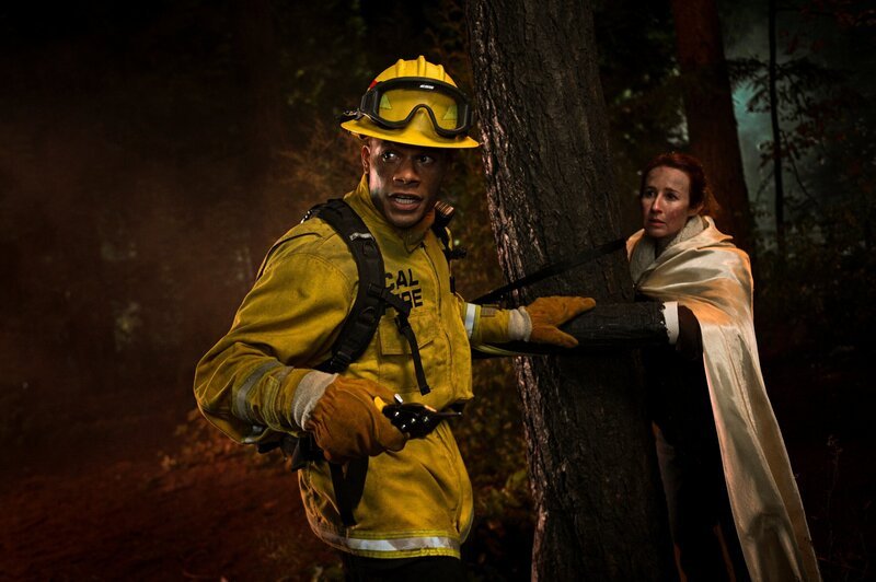l-r: Jake Crawford (Jordan Calloway), Tatum Morgan (Leslie Murphy) – Bild: Sergei Bachlakov /​ CBS ENTERTAINMENT