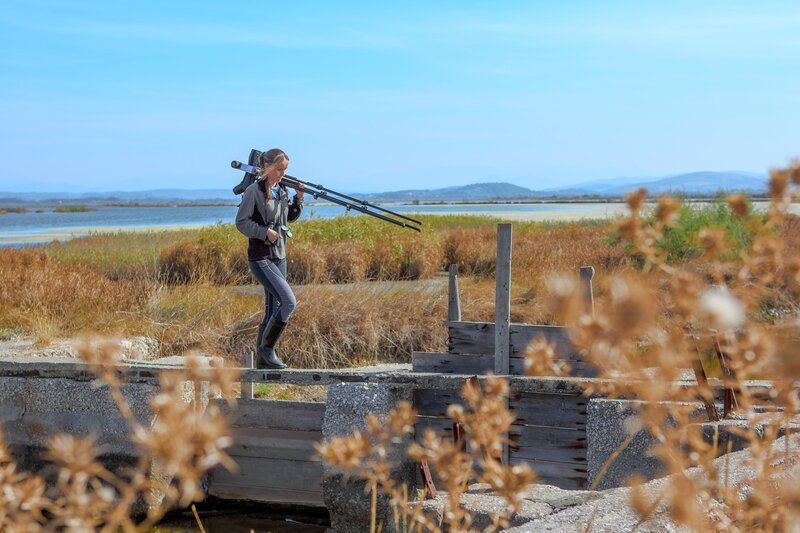 Die Saline Ulcinje Salina. Einst produzierte sie 60.000 Tonnen Salz jährlich. Heute ist sie ein Naturpark und bietet Flamingos und Pelikanen Schutz. – Bild: ZDF und arte
