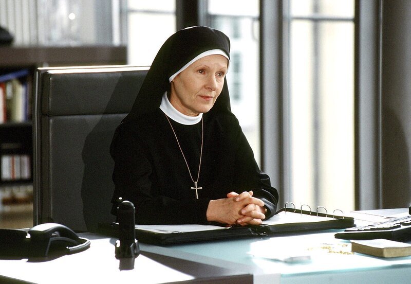 Rosel Zech (Oberin Elisabeth Reuter). – Bild: ORF