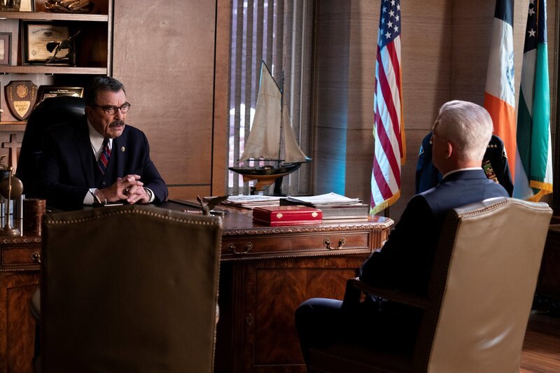 l-r: Frank Reagan (Tom Selleck), Garrett Moore (Gregory Jbara) – Bild: Patrick Harbron /​ CBS