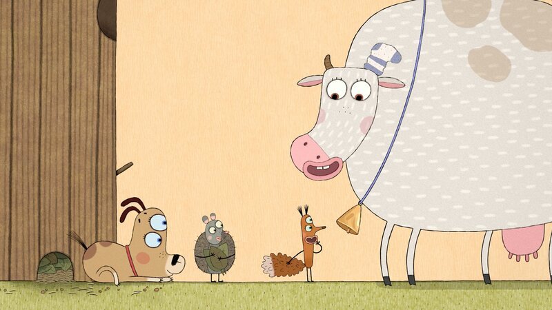 Lenas Kuh ist überglücklich. Mit Hilfe der anderen Tiere von Lenas Hof, hat sie ihre geliebte Glocke wieder bekommen. – Bild: ZDF/​Studio Film Bilder/​Elena Walf