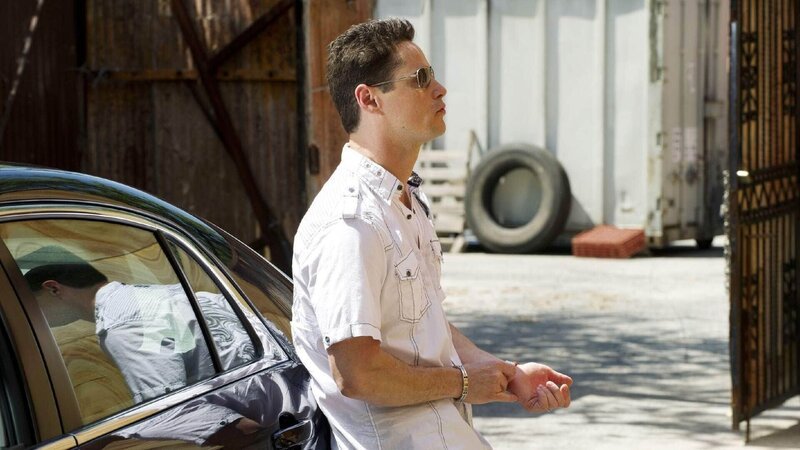 Ein Freund von Nate (Seth Peterson), den er in der Therapie für Spielsüchtige kennengelernt hat, ist vor kurzem gestorben. Nun bleibt dessen Witwe auf seinen Spielschulden sitzen und wird von einem Geldeintreiber erpresst. – Bild: Foto: RTL/​Twentieth Century Fox Film Corporation