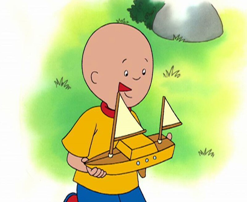 Caillou ist von Spielzeugbooten begeistert. Gerne hätte er ein eigenes. – Bild: SUPER RTL