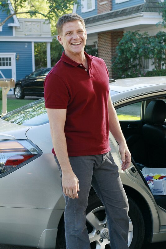 Will mit seiner Freundin Jane zusammenziehen: Tom (Doug Savant) … – Bild: American Broadcasting Companies, Inc. All rights reserved. /​ Ron Tom Lizenzbild frei