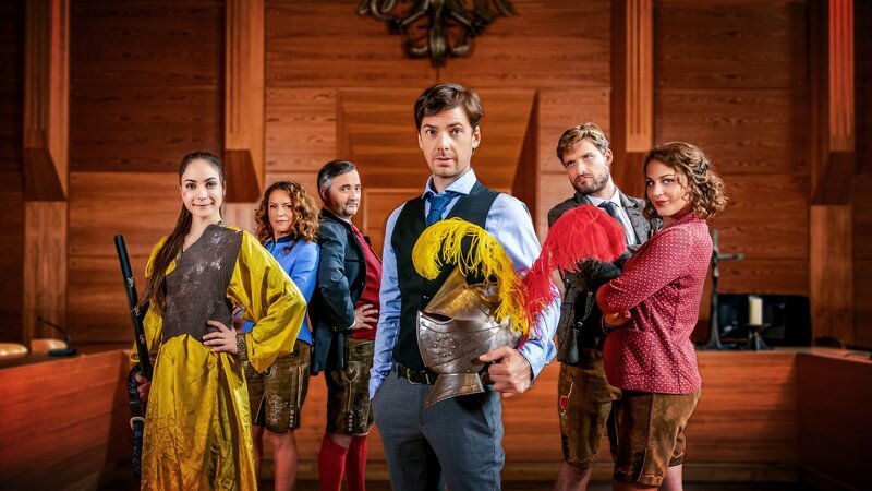 Uli Martens (Jasmin Mairhofer), Marlene Fischer (Christine Neubauer), Gernkönig (Harald Schrott), Konstantin Zeller (Stefan Pohl), Georg Heindl (Fabian Schiffkorn), Olivia (Josephine Bloéb). – Bild: ORF/​e&a film/​Laab Heinz