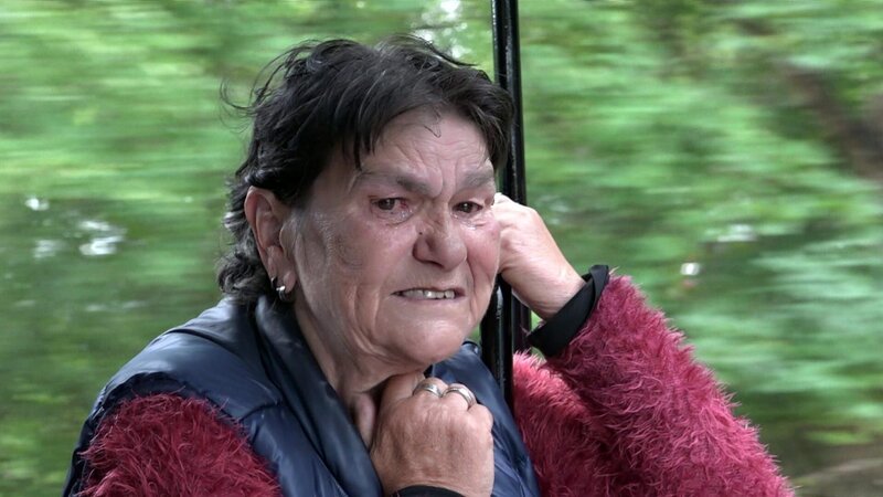 Für Regina ist die Fahrt mit „Molli“ eine Reise in die Vergangenheit – Bild: RTLZWEI