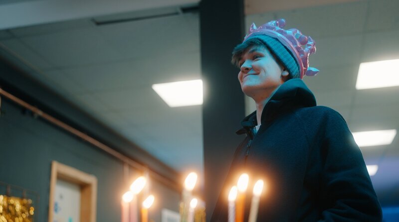 Schüler Elias an seinem 18. Geburtstag. – Bild: rbb/​Elias Franke