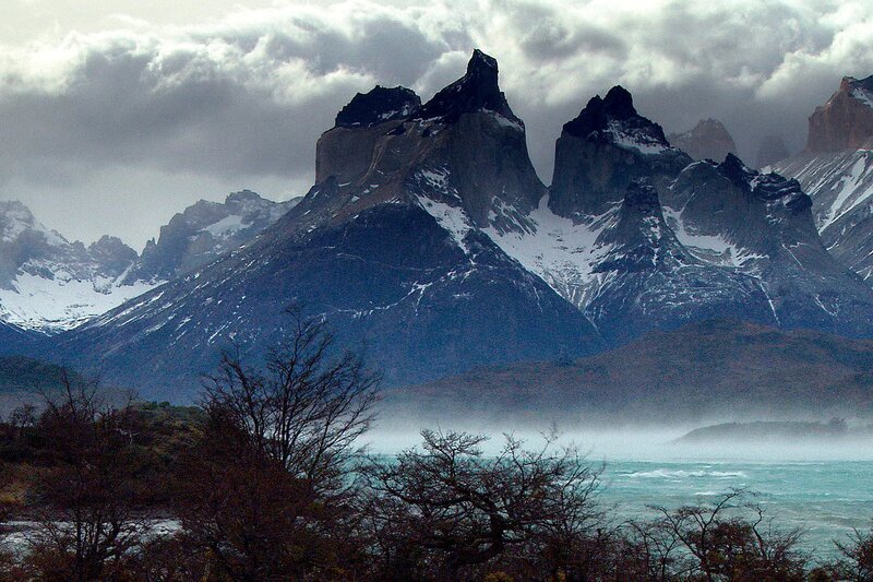 Der Torres del Paine Nationalpark im Süden Chiles ist einer der schönsten Orte der Welt – über 2.400 Quadratkilometer groß. – Bild: NDR/​NDR Naturfilm