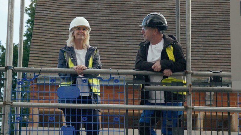 Leigh (l.) und Mark Millar – Bild: Foto: RTL /​ Pi Productions Ltd