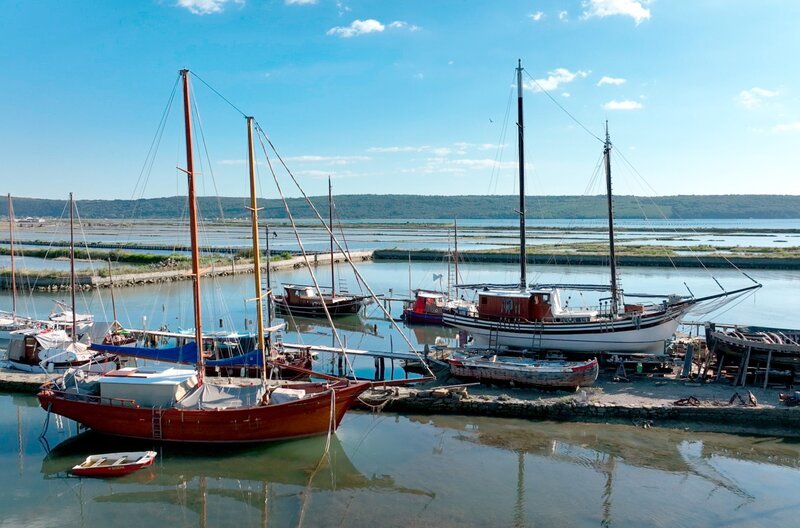 Der Verein Bracera restauriert historische Boote. – Bild: Marcus Zahn /​ Der Verein Bracera restauriert historische Boote.