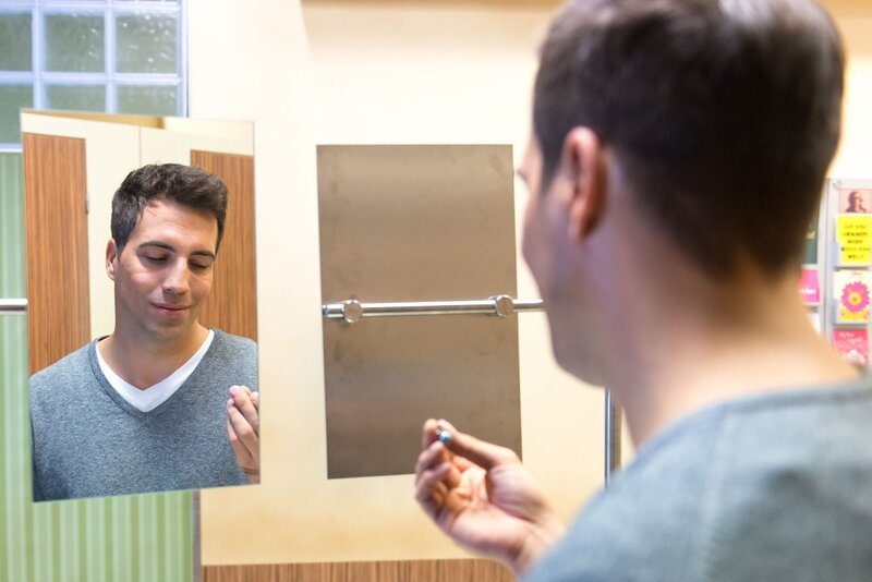 Sascha (Alexander Sholti) kann seine Begegnung mit Britta nicht vergessen und hofft, sie bald wiederzusehen. – Bild: RTL