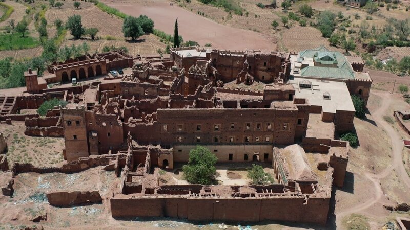 In der Kasbah Telouet im Hohen Atlas Marokkos waren auch Charlie Chaplin, Winston Churchill, General George Patton zu Gast bei Thami El Glaoui, dem „Pascha von Marrakesch“. – Bild: WeltN24 GmbH