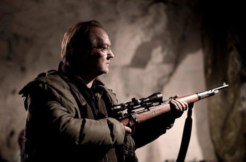 Wistings Ex-Kollege Frank (Gard B. Eidsvold) möchte Selbstjustiz üben. – Bild: ARD Degeto/​Wisting Production A/​S/​Trygve Indrelid