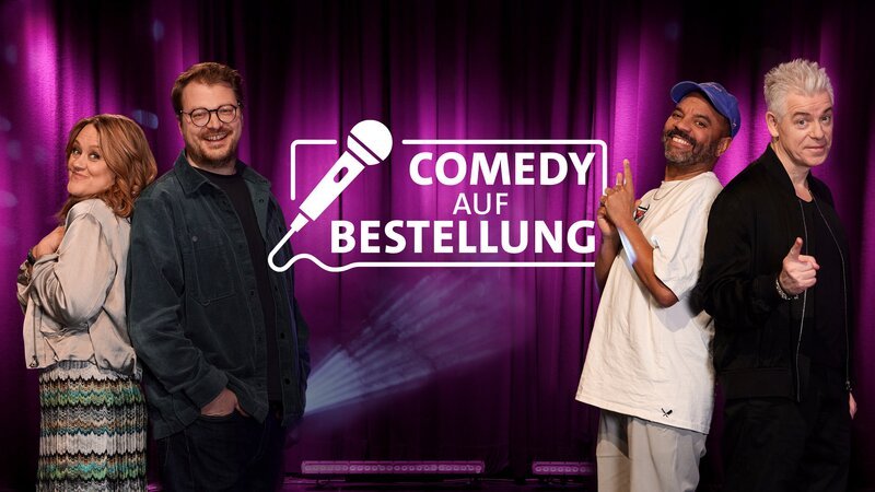 Key Visual/​Cover Sendereihenbild mit Typo zu „Comedy auf Bestellung“ Staffel 1. Bei „Comedy auf Bestellung“ besuchen Comedians außergewöhnliche Vereine und verarbeiten ihre Erlebnisse in einem Stand-up, den sie dem jeweiligen Verein präsentieren. Von links: Lisa Feller, Maxi Gstettenbauer, Simon Pearce und Michael Mittermeier. – Bild: Martina Bogdahn /​ BR