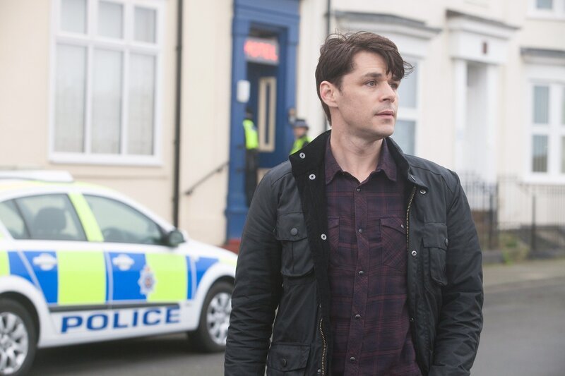 Aiden Healy (Kenny Doughty) – Bild: PLURIMEDIA (ITV Global Entertainment Ltd)