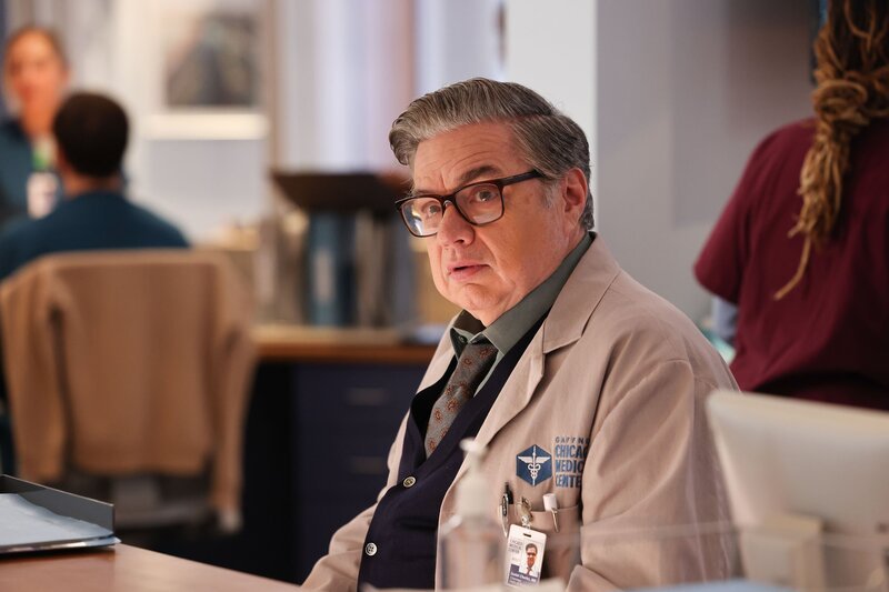 Oliver Platt als Dr. Daniel Charles – Bild: NBC /​ George Burns Jr/​NBC /​ Episodic /​ 2023 NBCUniversal Media, LLC