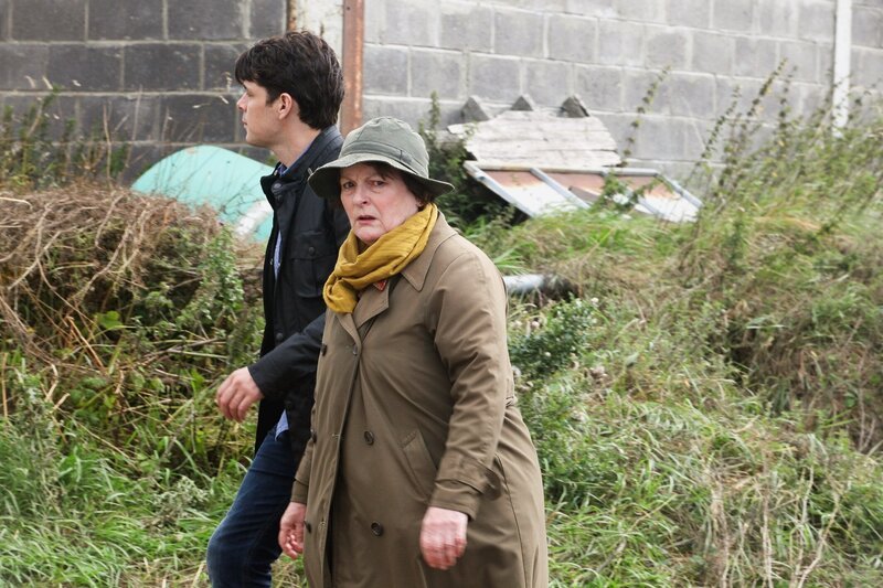 Aiden Healy (Kenny Doughty, l.); Vera Stanhope (Brenda Blethyn, r.) – Bild: PLURIMEDIA (ITV Global Entertainment Ltd)