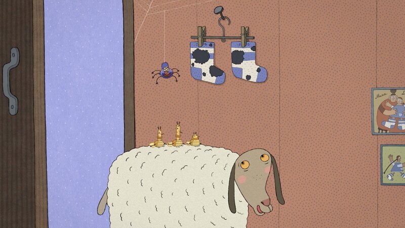 Die Motten haben besser gleich das ganze Schaf mitgebracht, damit die Spinne genug Wolle hat, um Lenas Socken zu stopfen. – Bild: ZDF/​Andrea Enderlein