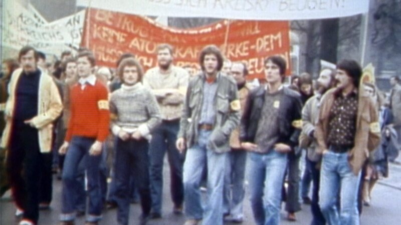Demonstration gegen AKW Zwentendorf. – Bild: ORF/​Pammer Film