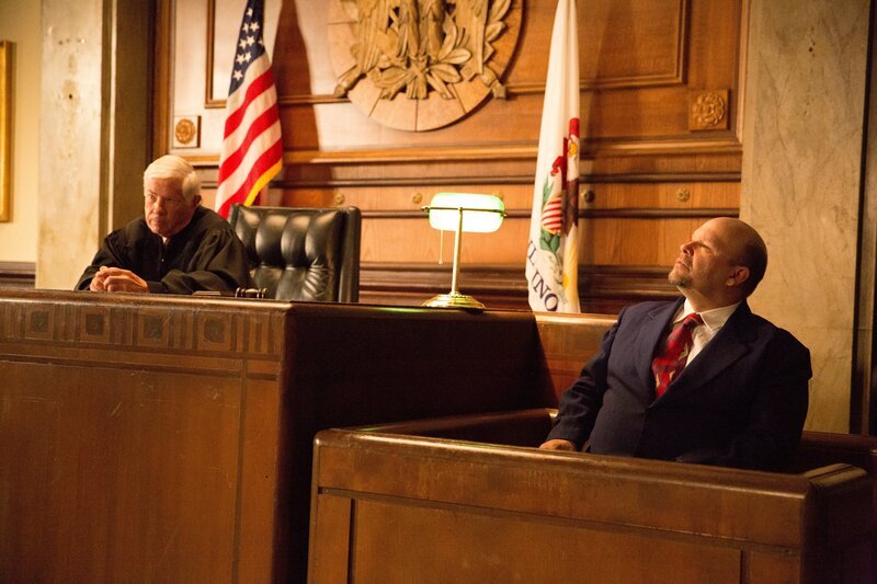 Adolf (Robet Riechel) in court with Judge (Donald Monroe). – Bild: Investigation Discovery /​ Discovery Communications