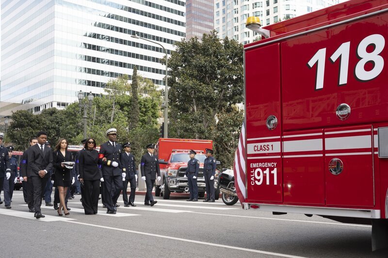 ELIJAH M. COOPER, CORINNE MASSIAH, ANGELA BASSETT, RICHARD BROOKS, ANIRUDH PISHARODY, LOU FERRIGNO JR. – Bild: Disney