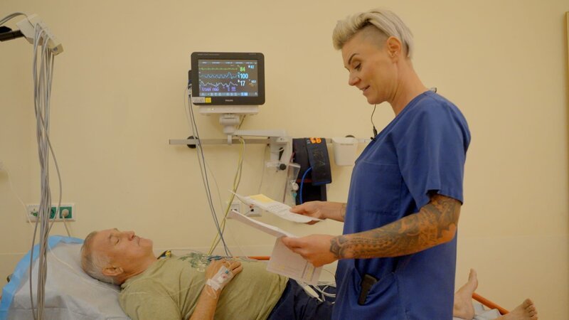 Doc Caro – Bild: RTL /​ Folge 04_002