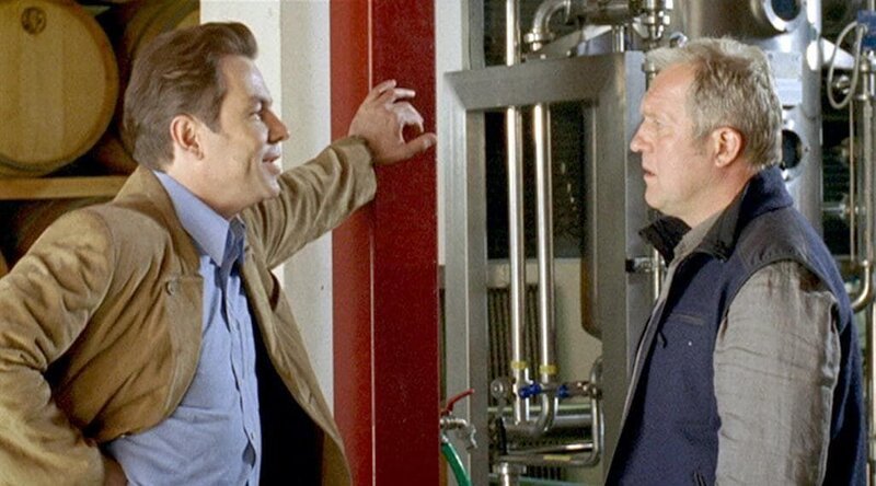 „Der Winzerkönig“, „Georgs Rückkehr.“ Im Bild (v.li.): Stefan Fleming (Georg Plattner), Harald Krassnitzer (Thomas Stickler). – Bild: ORF/​Dor-Film