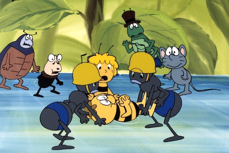 Nach seiner Rettung aus dem Eis liegt Willi wie erstarrt da und gibt kein Lebenszeichen von sich. – Bild: ORF/​ZDF/​Apollo