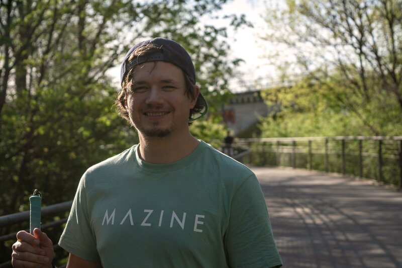 Johannes im Porträt. – Bild: Laura Fischbach /​ BR /​ Maximus Film