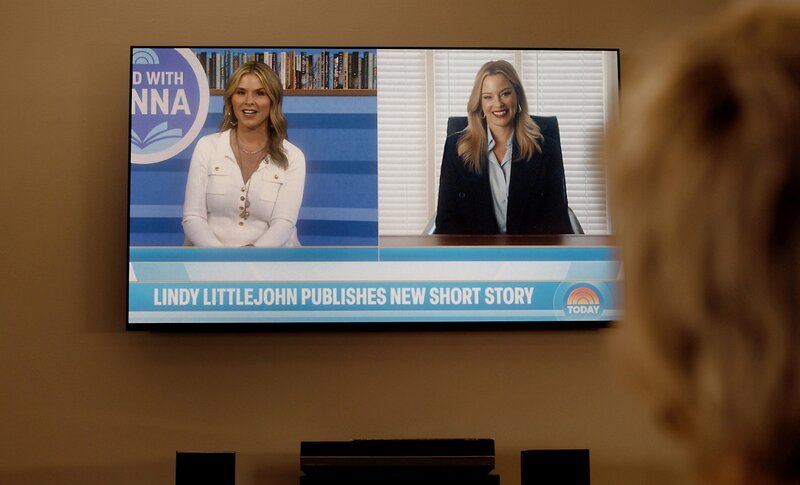 Lindy Littlejohn (Elizabeth Banks, re.) – Bild: Screengrab /​ Sony /​ Mr. Magoo, LLC.