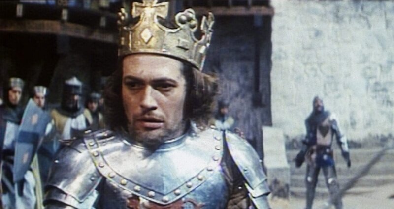Verzweifelt wehrt sich Macbeth (Jon Finch) gegen das drohende Ende seiner Schreckensherrschaft. – Bild: ZDF und Beta-Film